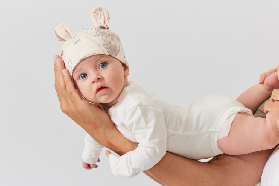 Если младенец не любит лежать на животе