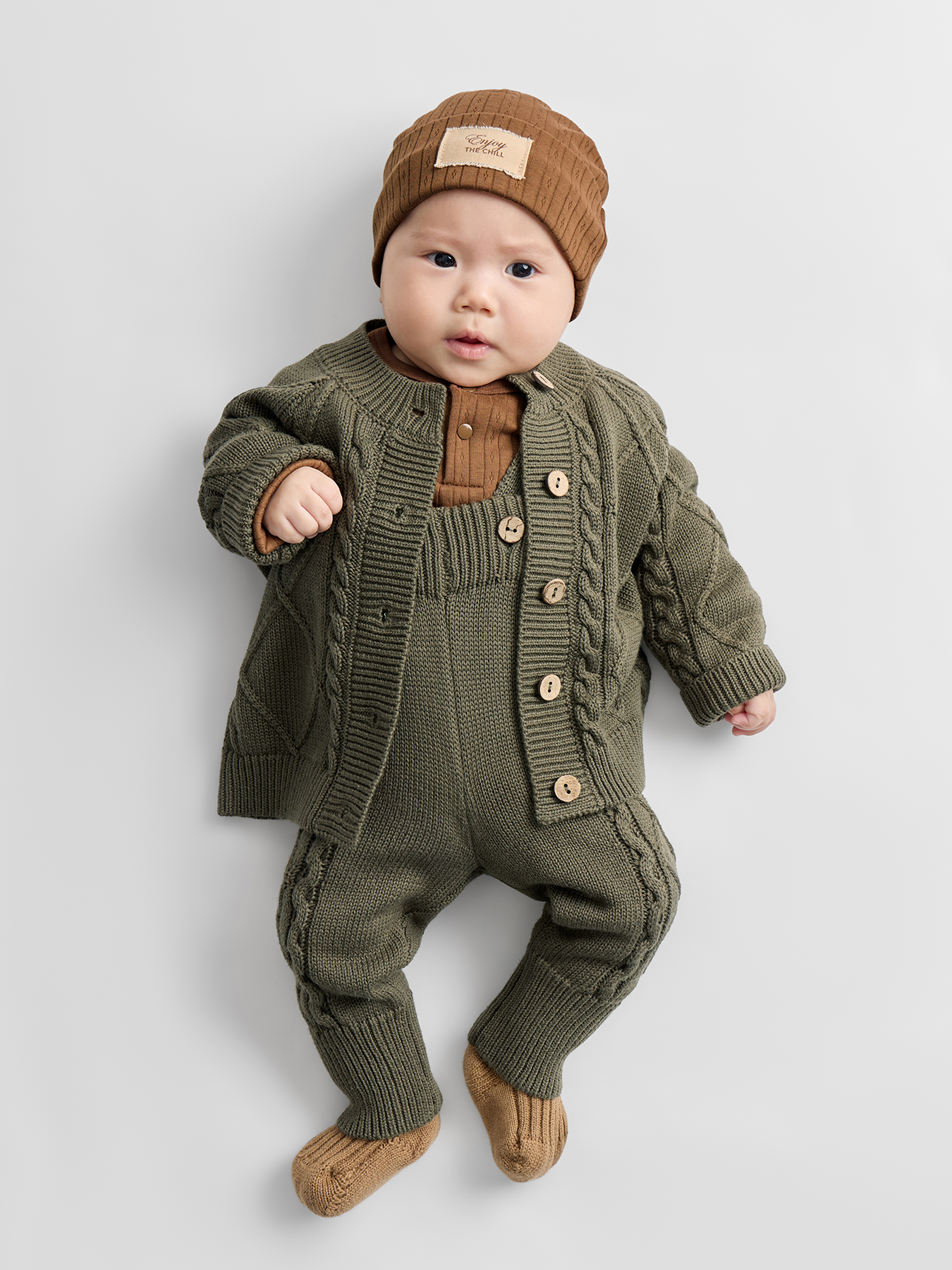 Костюм: полукомбинезон и джемпер