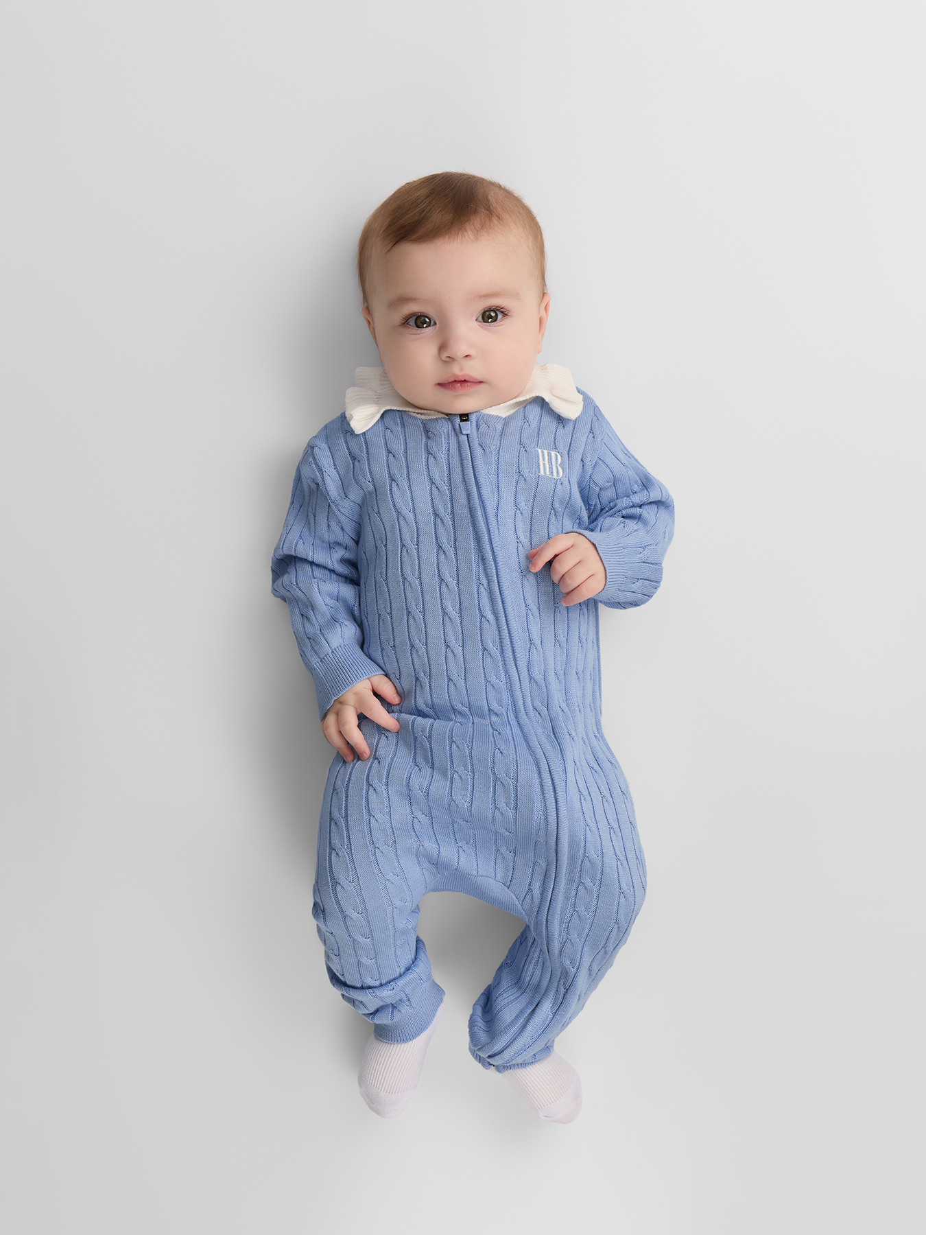 Комбинезон вязаный для малышей