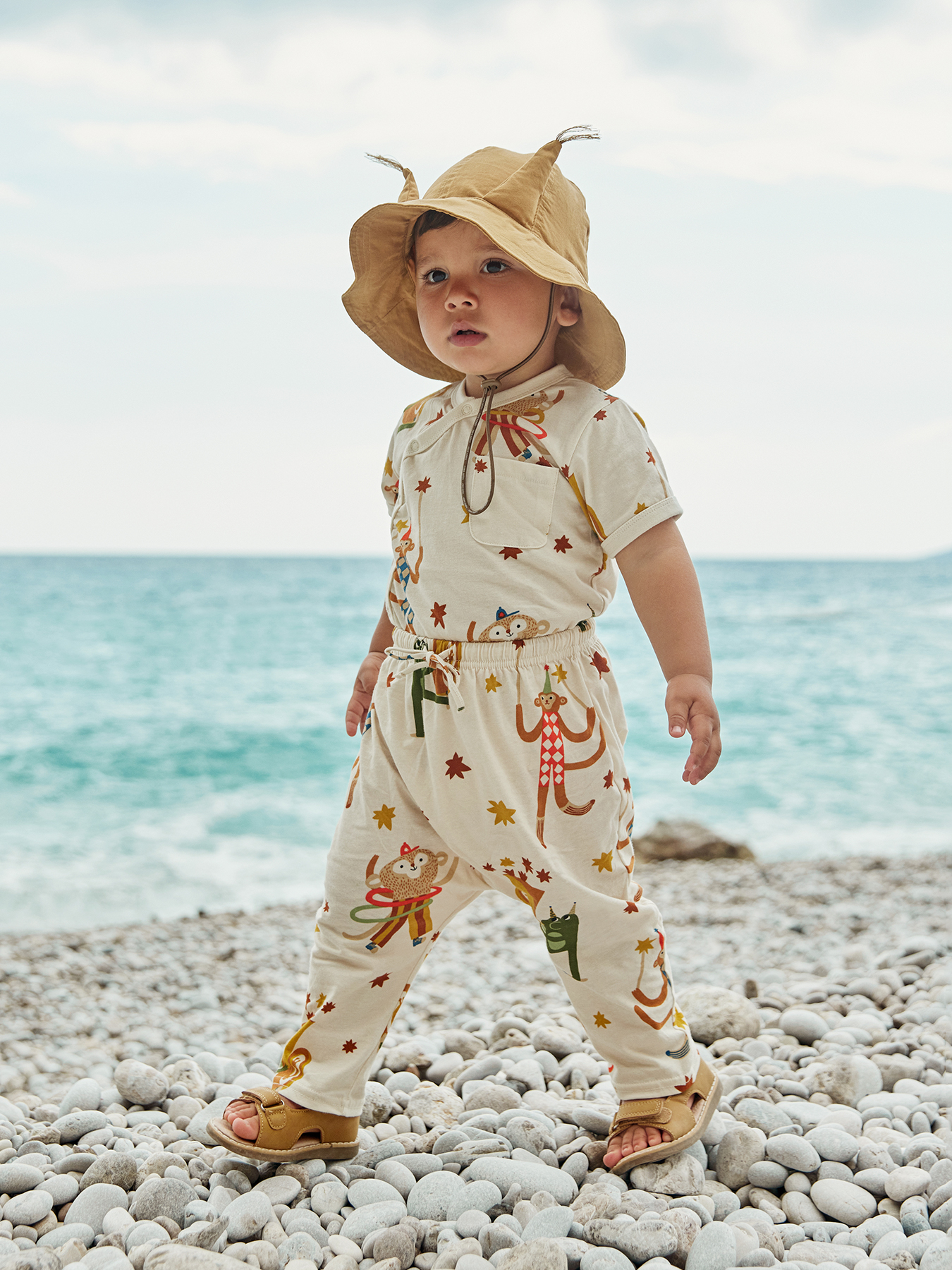 Набор: боди и штанишки