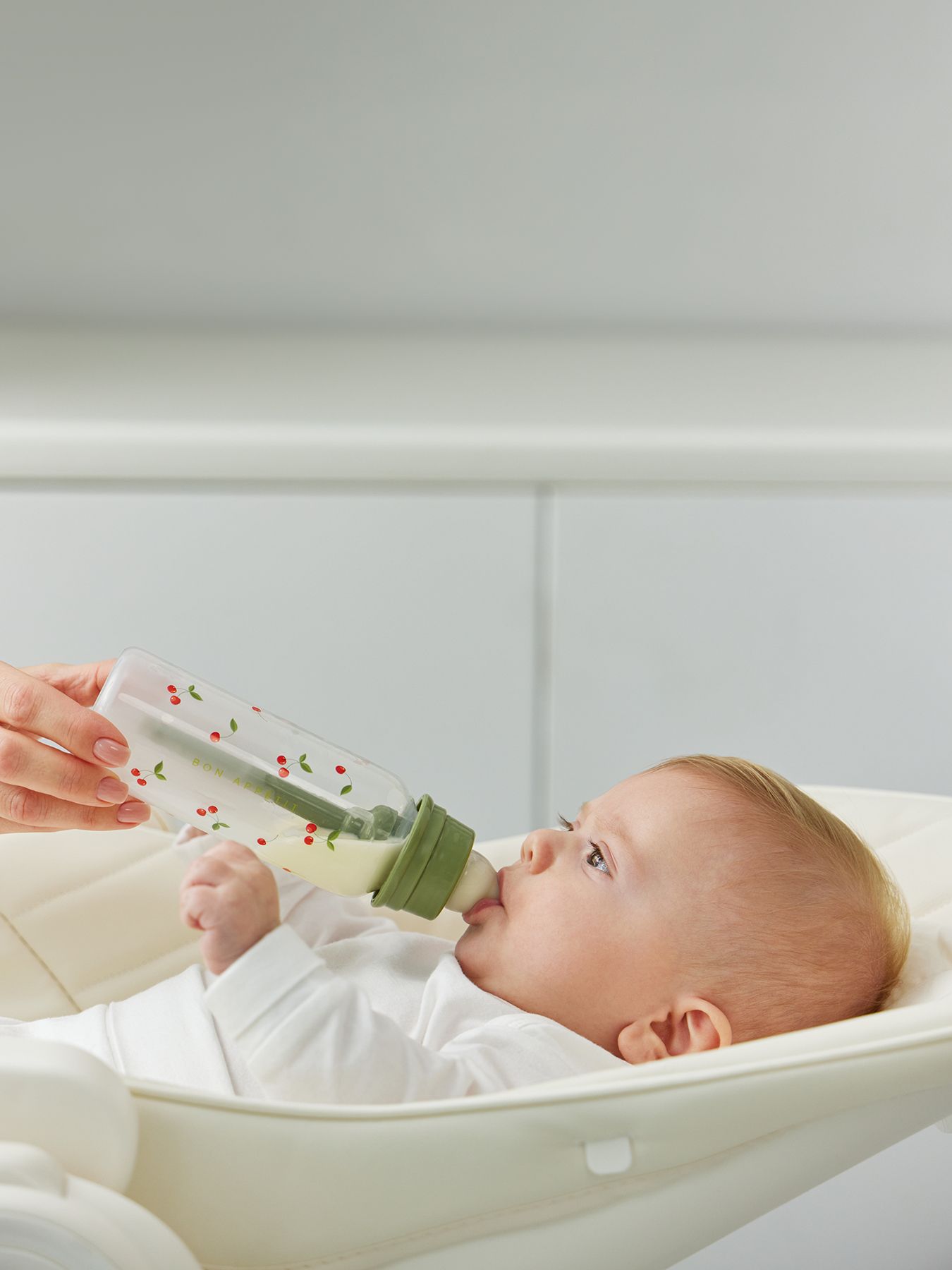 Бутылочка антиколиковая для кормления с силиконовой соской 250 мл.