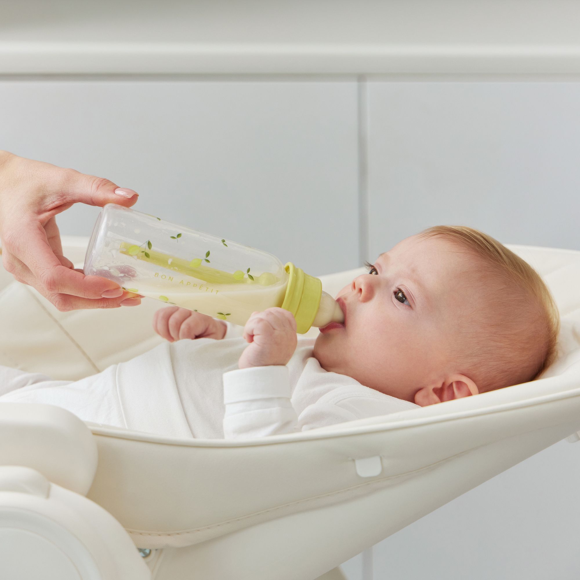 Бутылочка антиколиковая для кормления с силиконовой соской 250 мл.