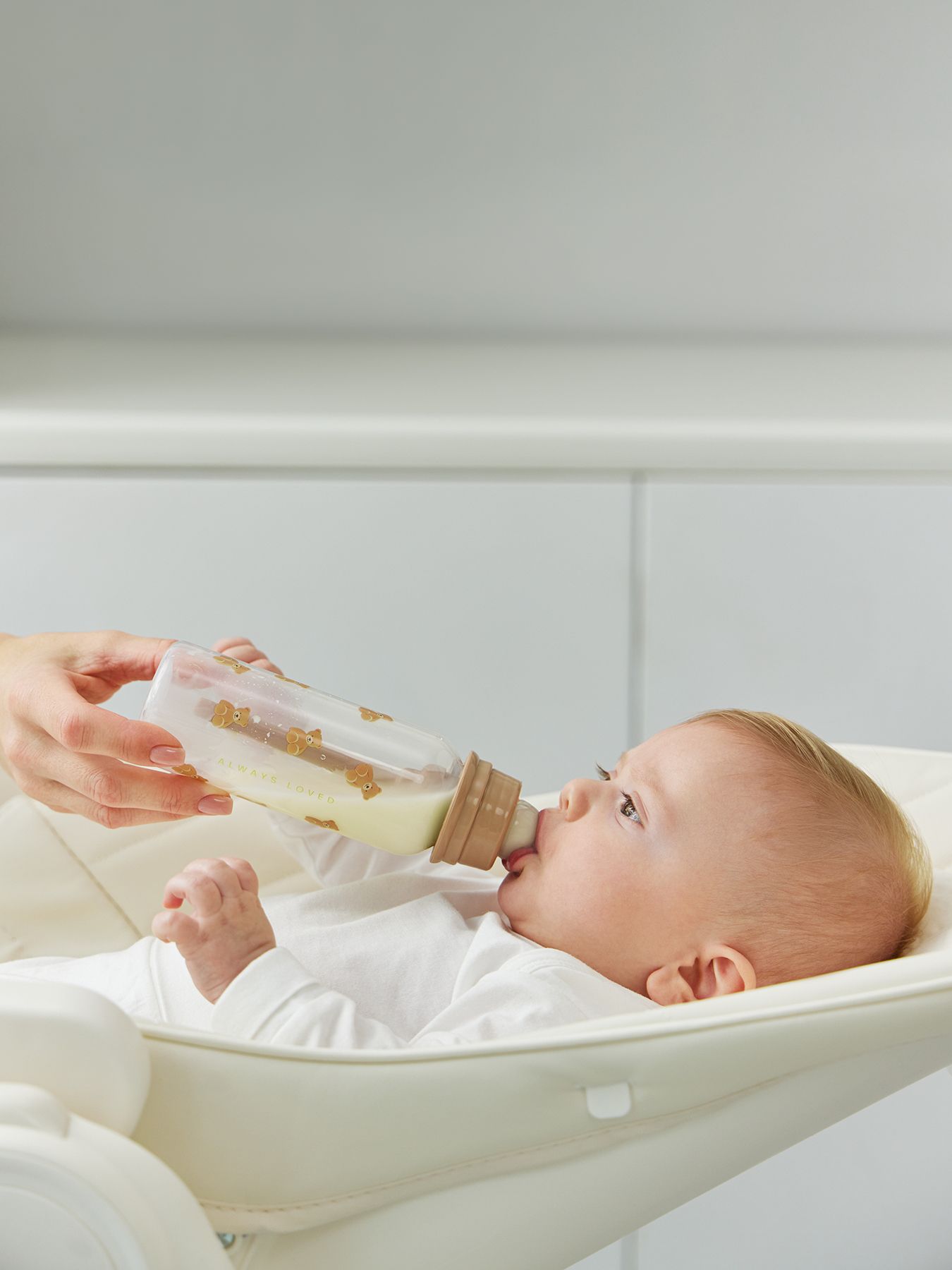 Бутылочка антиколиковая для кормления с силиконовой соской 250 мл.