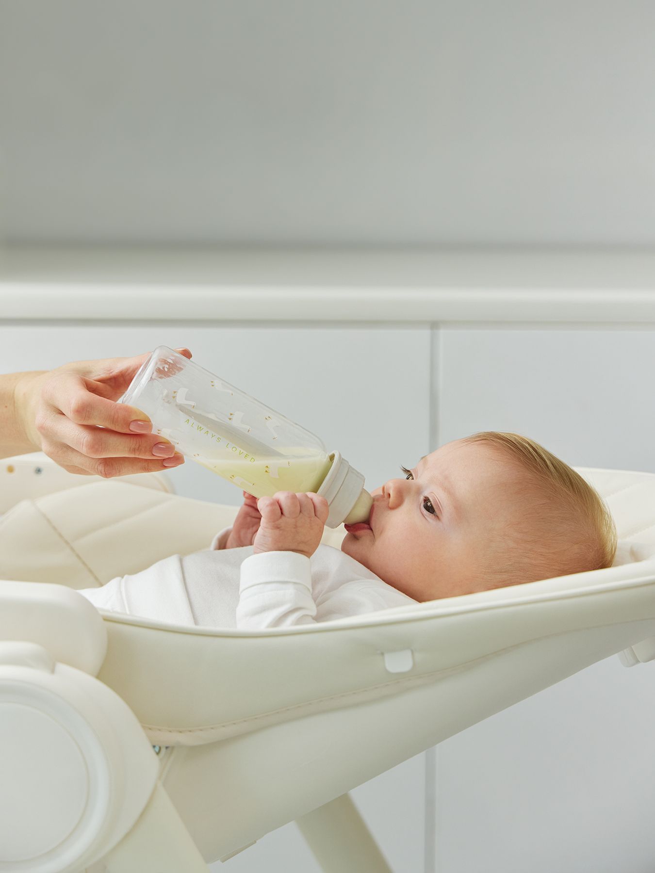 Бутылочка антиколиковая для кормления с силиконовой соской 250 мл.